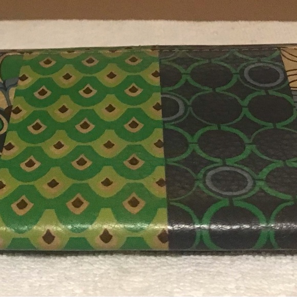Fossil Green Print Wallet - Picture 8 of 10